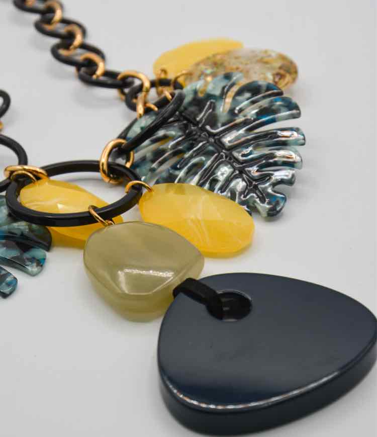 Uterque Acrylic Chunky Necklace