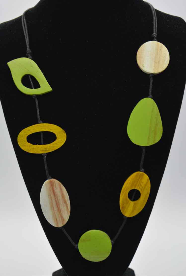 Skal Moon Abstract Lime Wrenly Necklace