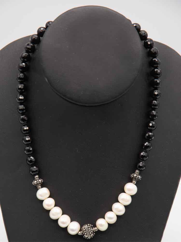 .925 Pearl/Glass Black Bead Necklace