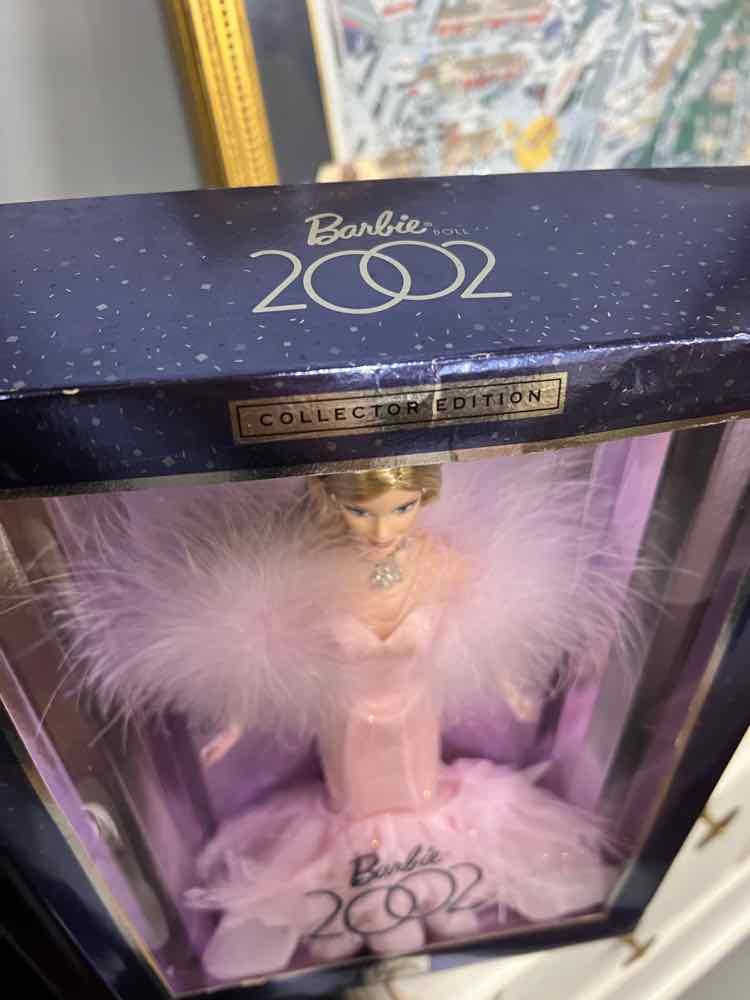 2002 COLLECTOR EDITION BARBIE