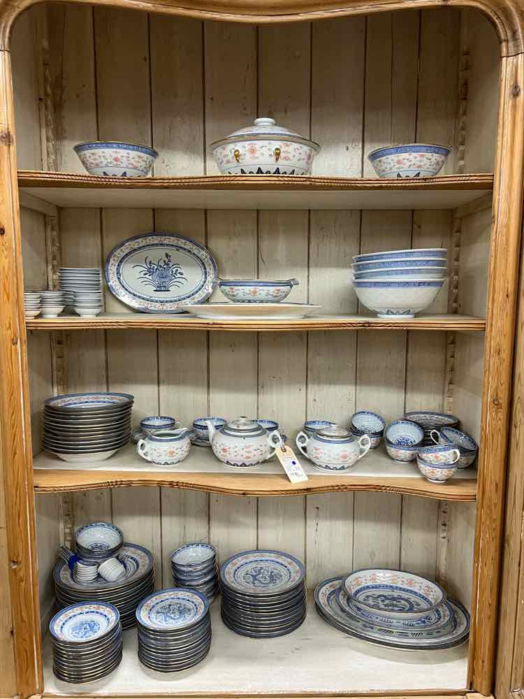 151pc. CHINESE PORCELAIN