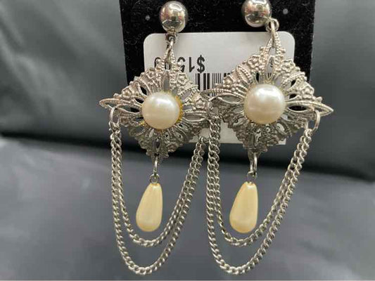 Silvertone Chain/Pearl Earrings