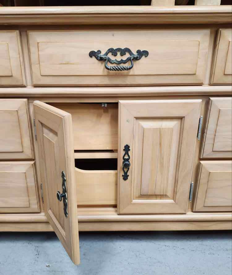 Empaque 7 Drawer Dresser w/Mirror