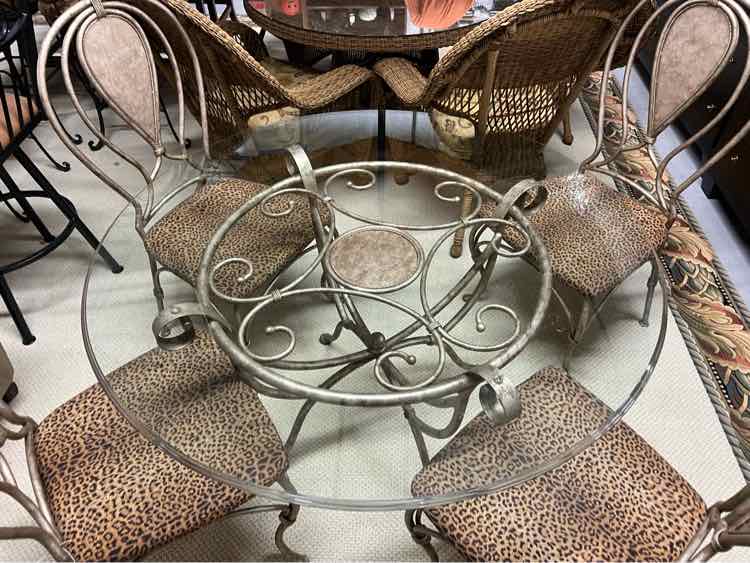 Antique Wrought Iron Round w/4 Leopard Chairs