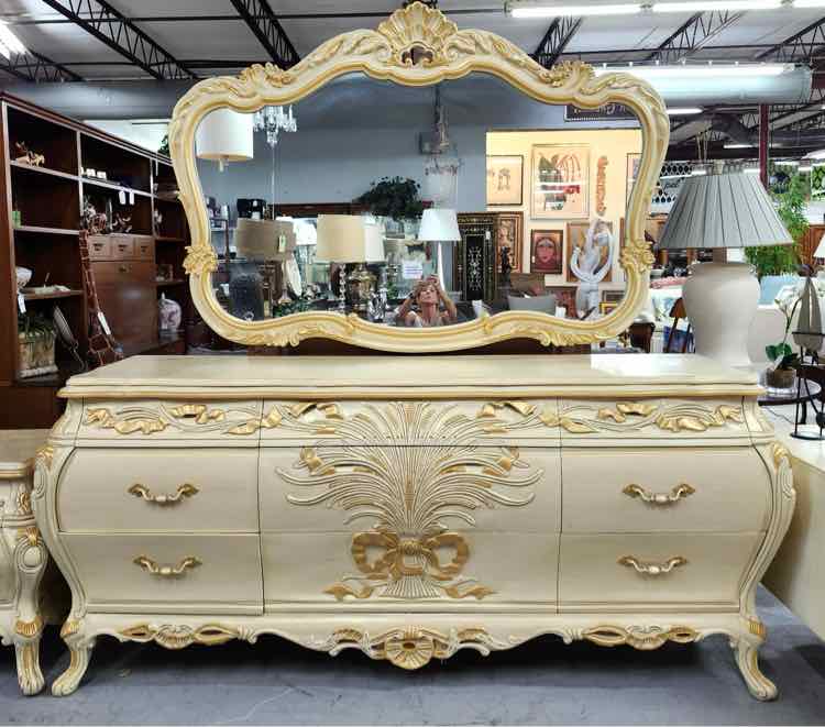 Beige/Gold Dresser w/ Mirror