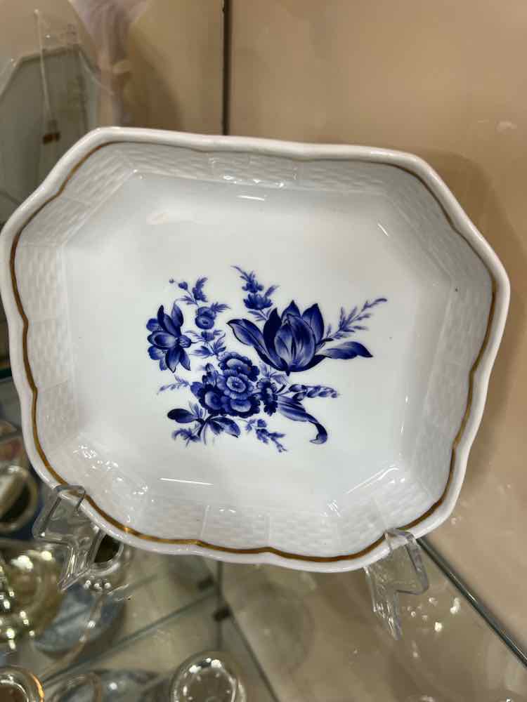 Vintage Blue And White Richard Ginori Plate