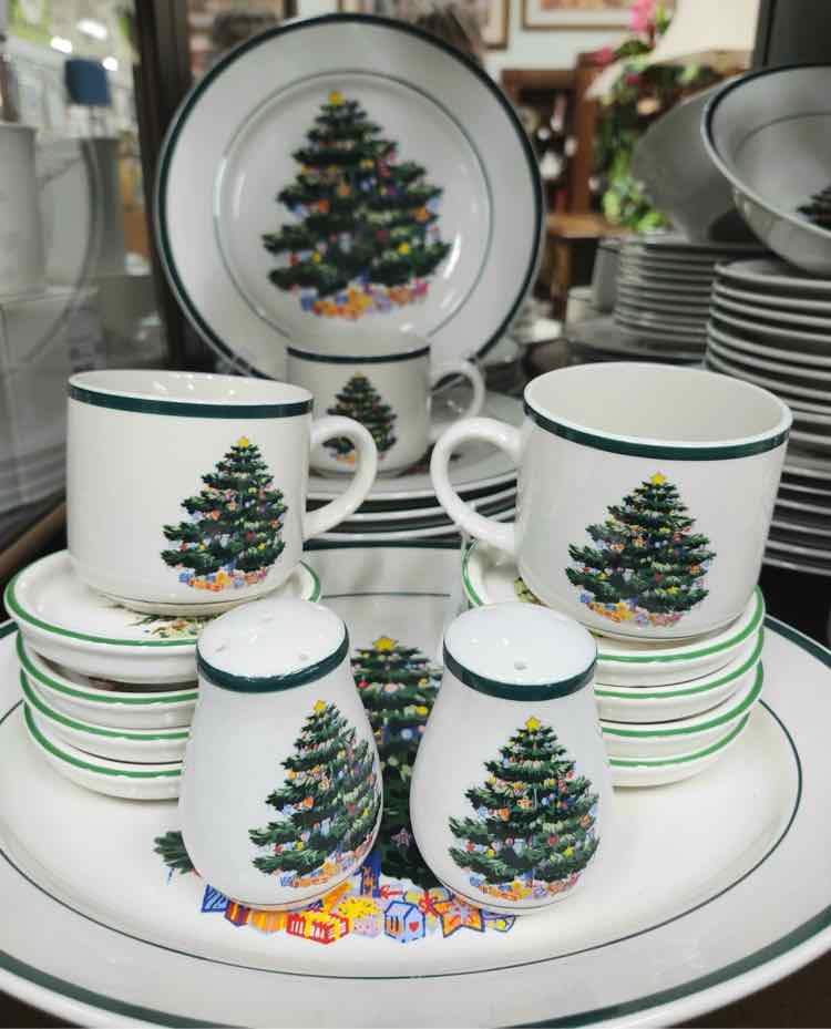 Dishware Christmas Set