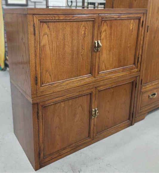 Pair of Thomasville Nightstands
