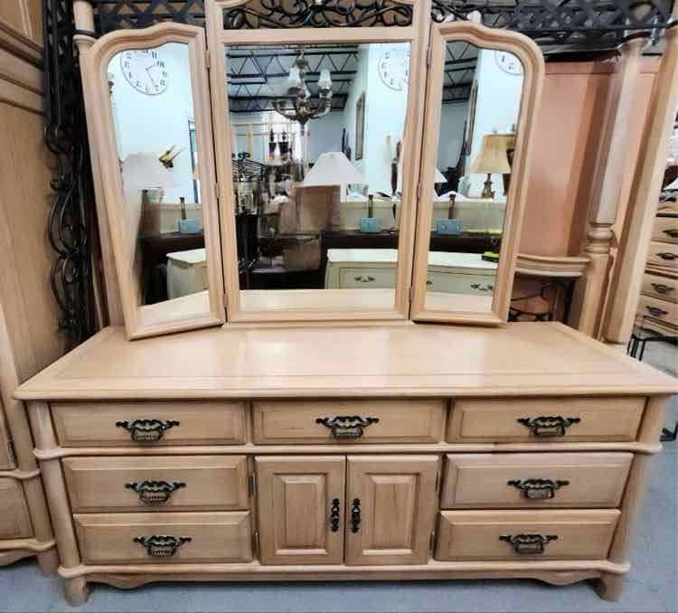 Empaque 7 Drawer Dresser w/Mirror