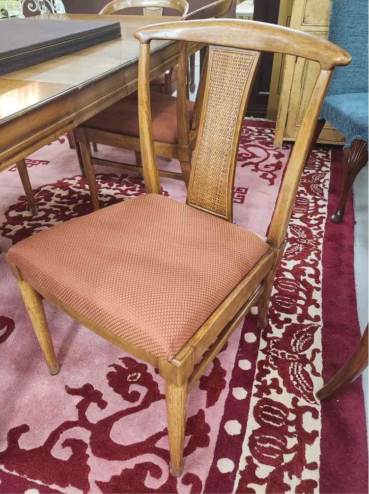 Table & Chairs