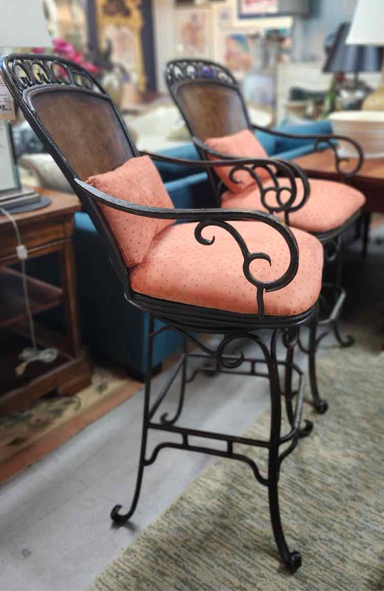 4 Metal Swivel Barstools