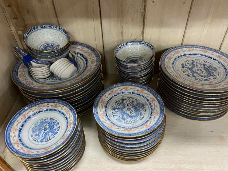 151pc. CHINESE PORCELAIN