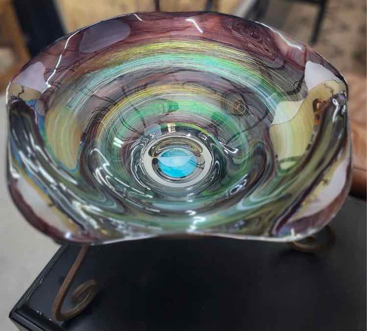 Art Glass Bowl on Stand