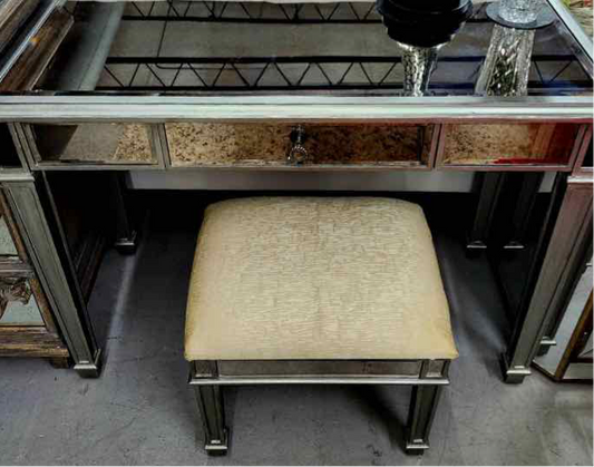 Mirrored Vanity w/ Mirrored Stool