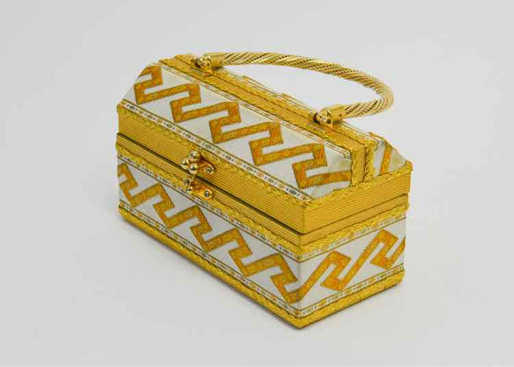 Vtg.Yankee Traveler Box Handbag