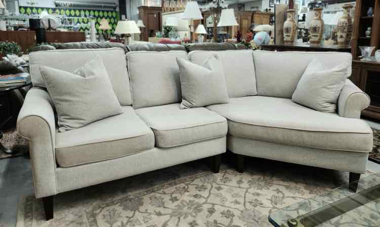 Haverty's 2pc Sectional