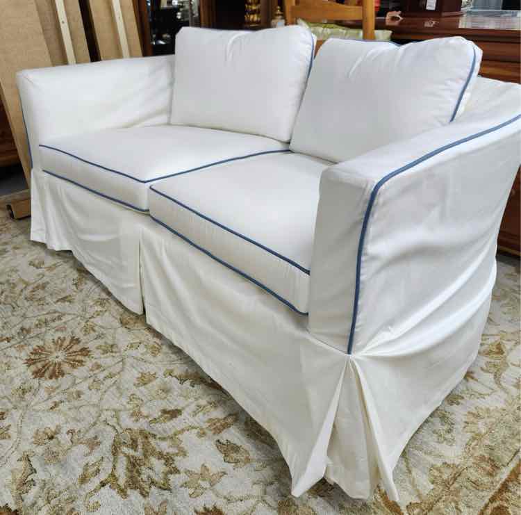 White Robby & Stucky Slip Cover Sattee