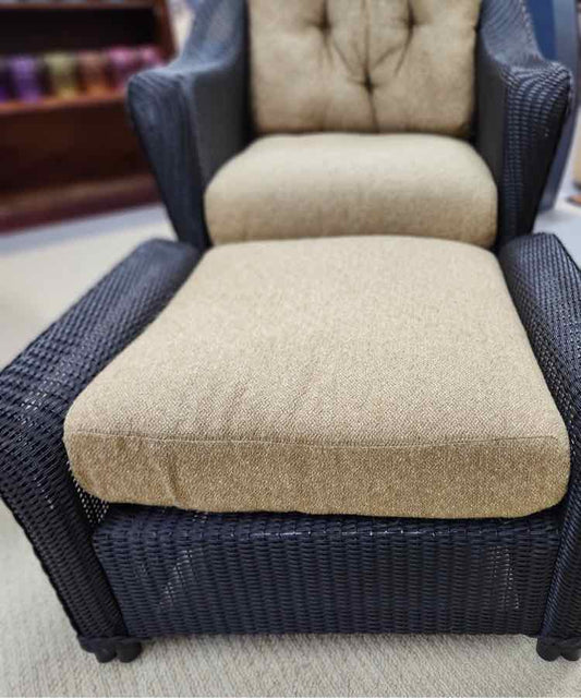 Black Wicker Chair w/Ottoman