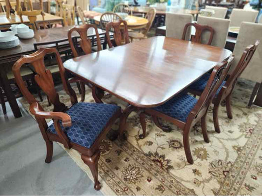 Dining Table w/6 Chairs