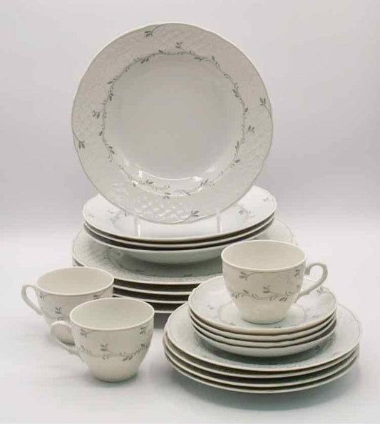 Oscar De La Renta Dishware
