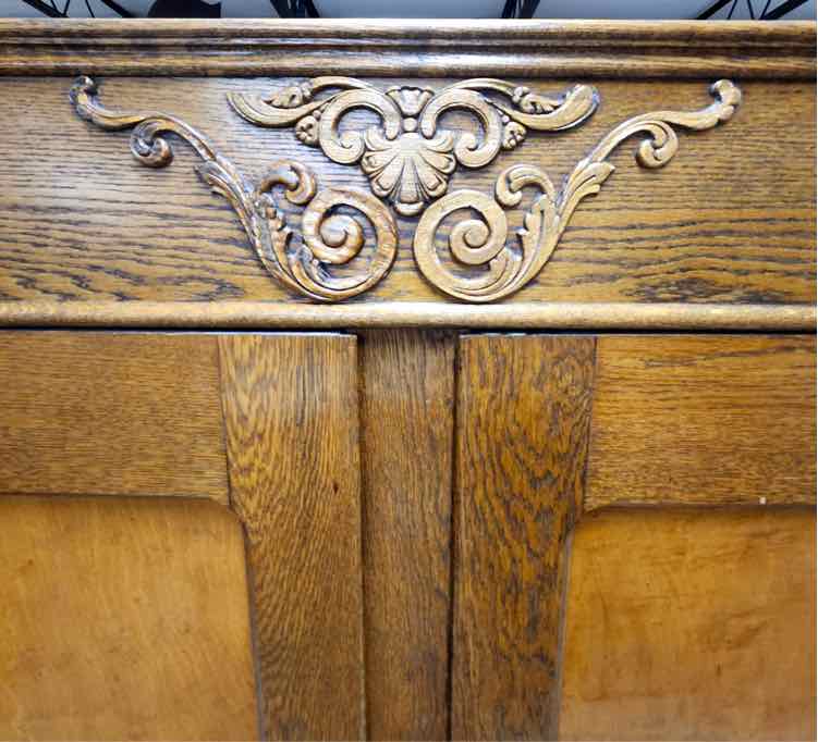 Armoire Oak