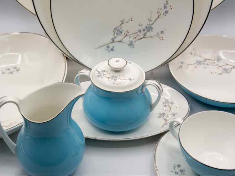 Royal Doulton Dish Set 72pc.