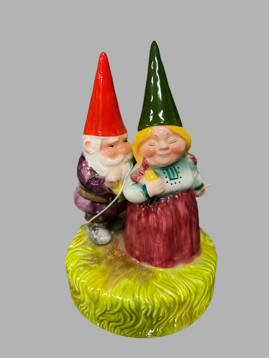 Decor- Gorham Gnome Sweethearts