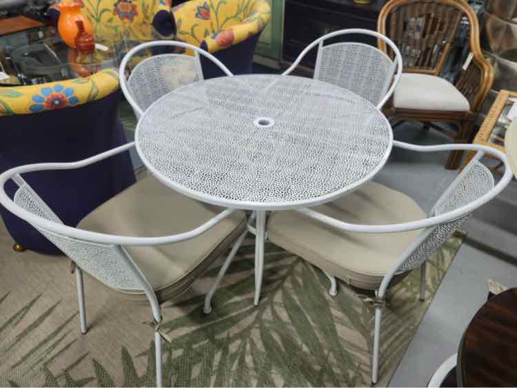 White Metal Table & Chairs
