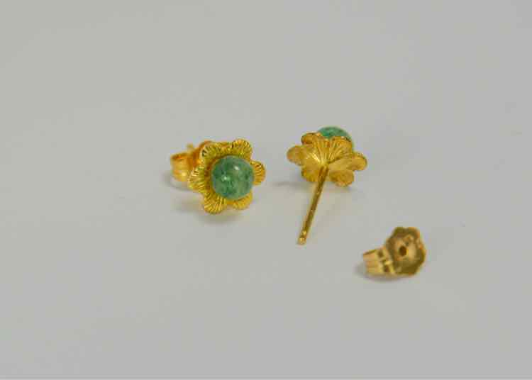 14KY Gold Stud Jade Earrings