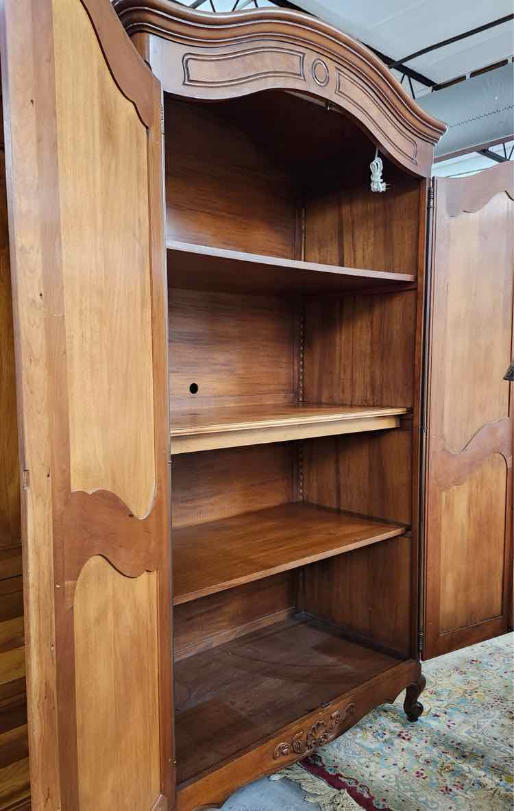 Armoire