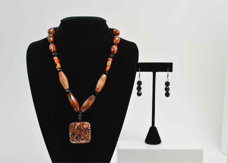 Necklace and Earring Jewelry Set