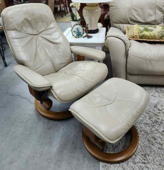 Stressless Chair w/Ottoman