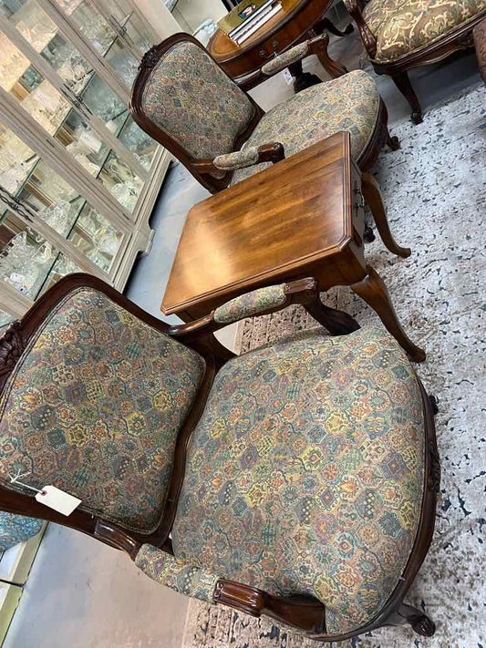 PAIR OF UPHOLSTERED CHAIRS