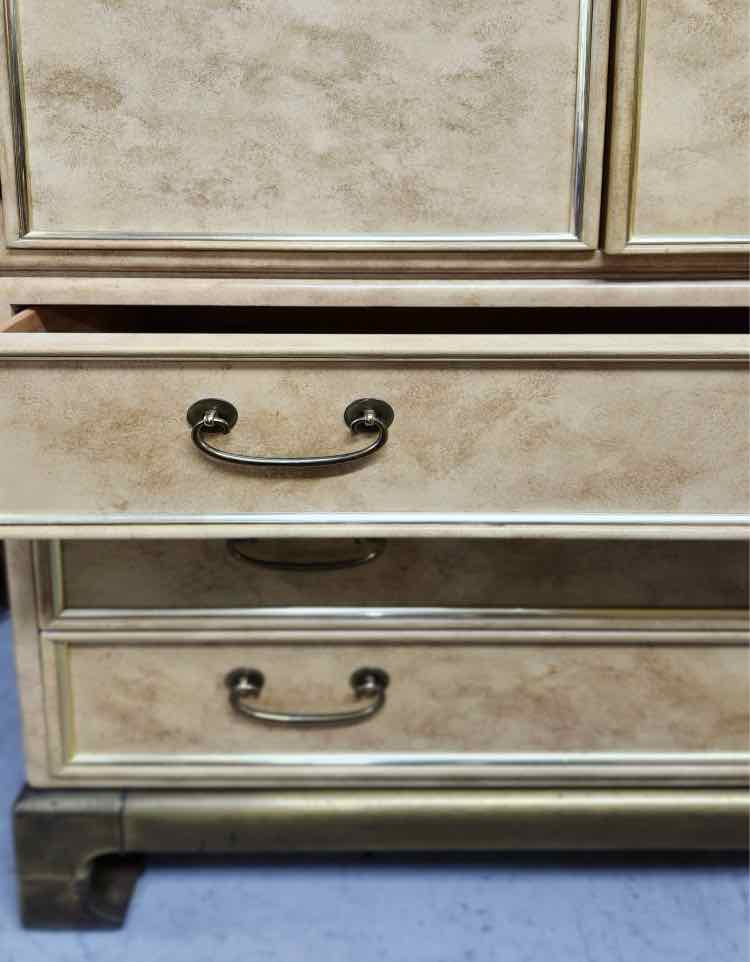Armoire