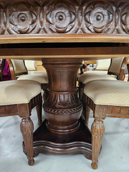 Bernhardt Mahogany Table w/8 Chairs