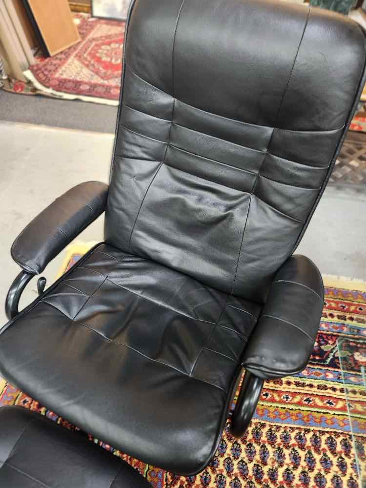 Black Chair w/Ottoman