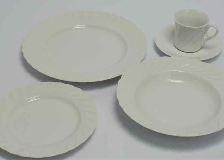 Savoir Virre French Swirl Dishes