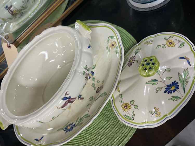 Dishware