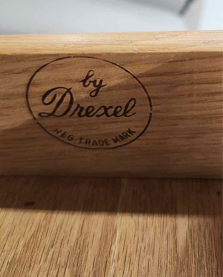 Pair of Drexel Heritage Nightstands