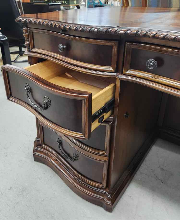 Hekman Wood Inlay Executive Desk