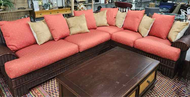 Rattan Sectional Couch w/Sleeper