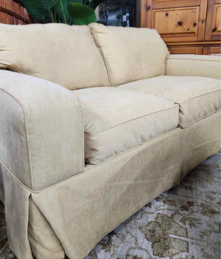 Gold Rowe Loveseat