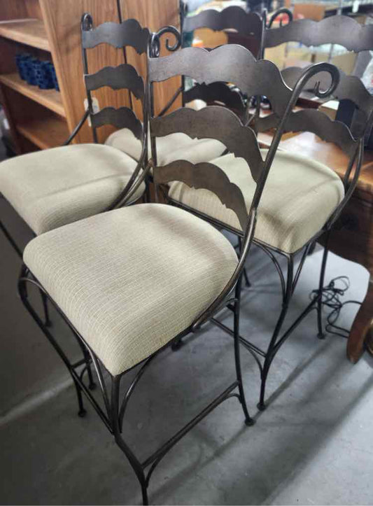 4 Metal Barstools
