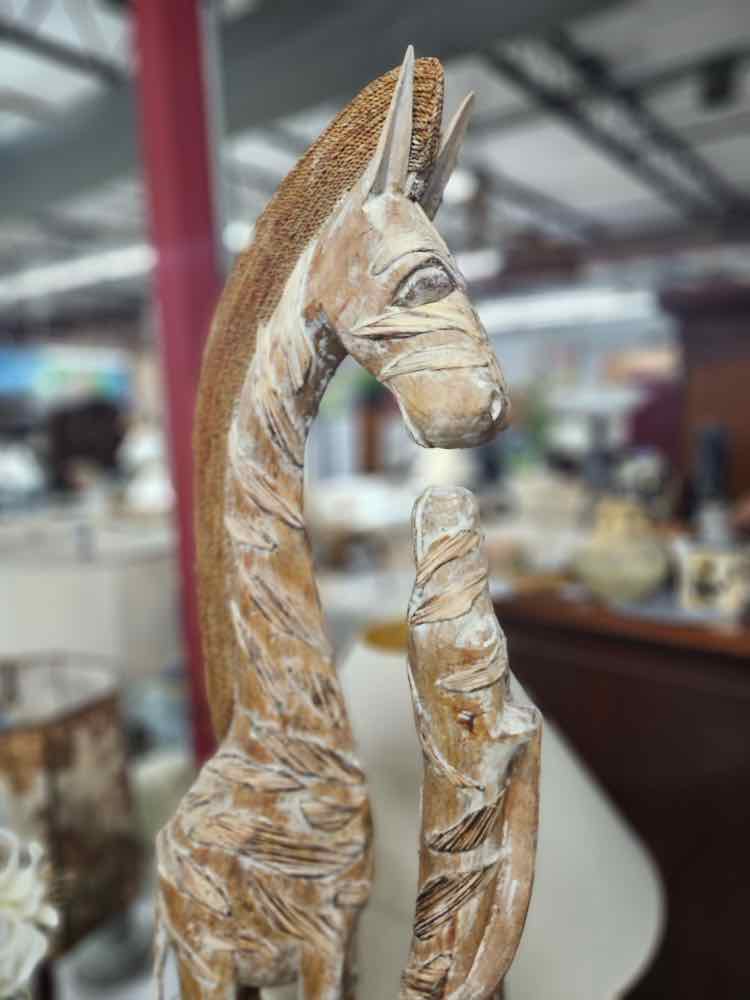 Mother and Child Giraffe Statue