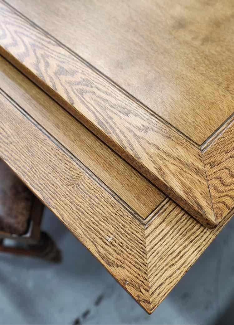 Antique Oak Table w/4 Chairs