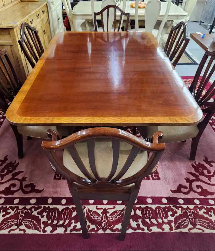 Mahogany Baker Dinning Table w/8 Chairs