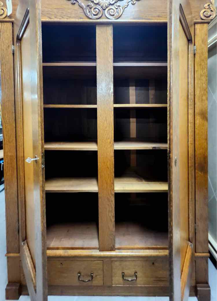 Armoire Oak