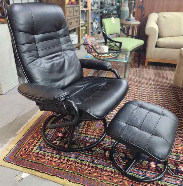 Black Chair w/Ottoman