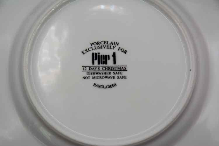Ralph Lauren Holiday Dessert Plates Alexander