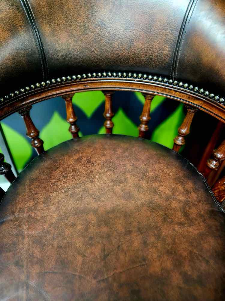 Pair fo Thomasville Bar Stools